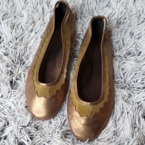 Vaneli gold metallic scalloped flats